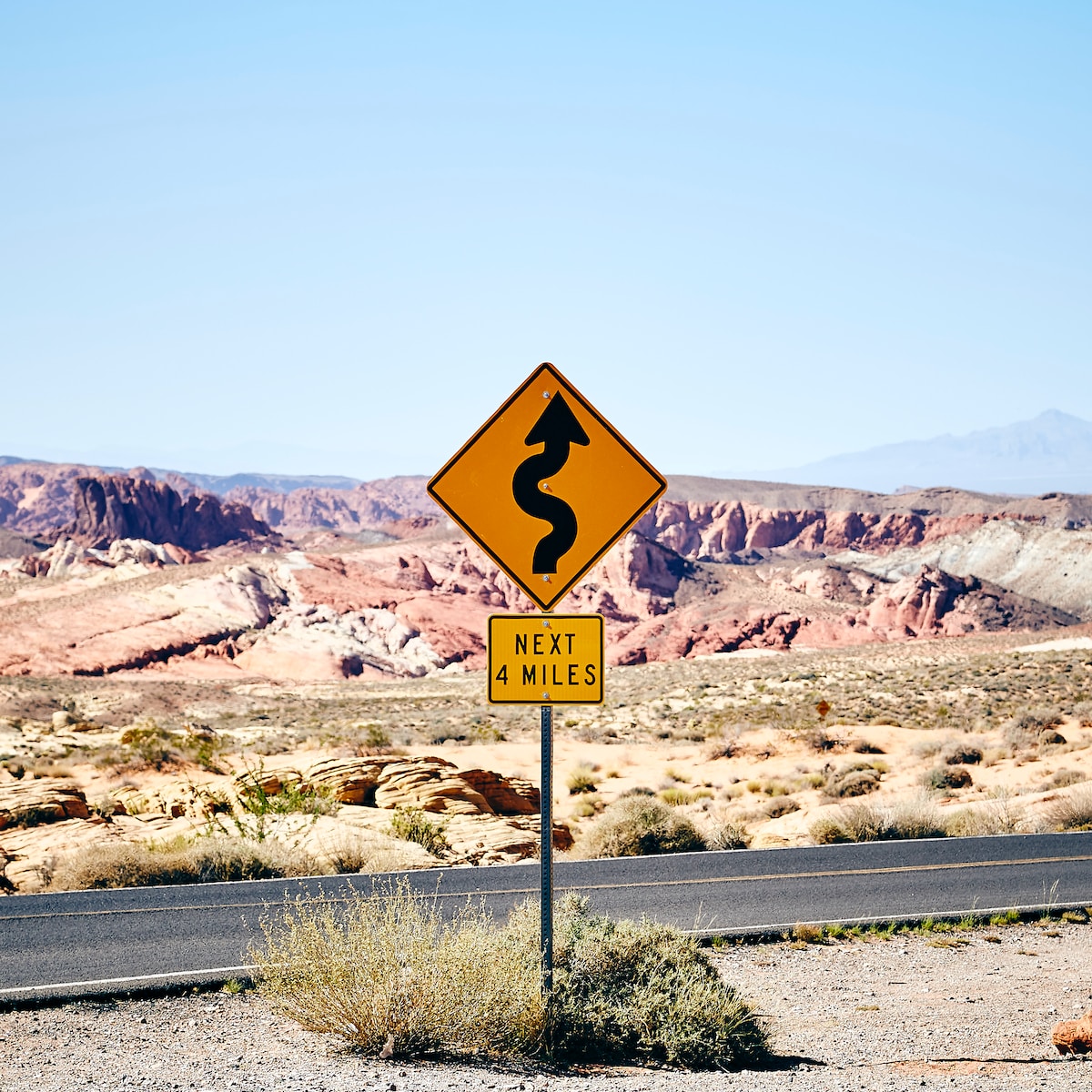 curve road signage